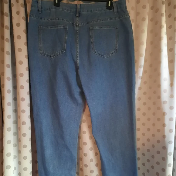 Boohoo Plus High Rise Mom 👖 14 - Picture 3 of 10